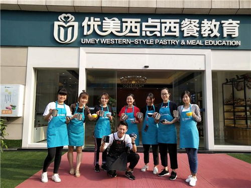 美女、咖啡、拉花 這場優雅的邂逅唯獨缺你不行